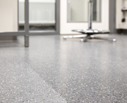 IMG_3610-Enhanced-NR Ableitfähiger Kautschukbelag im Labor-Verfügungsgebäude der TU Darmstadt