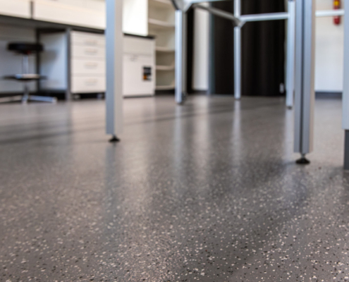 IMG_3662-Enhanced-NR Ableitfähiger Kautschukbelag im Labor-Verfügungsgebäude der TU Darmstadt